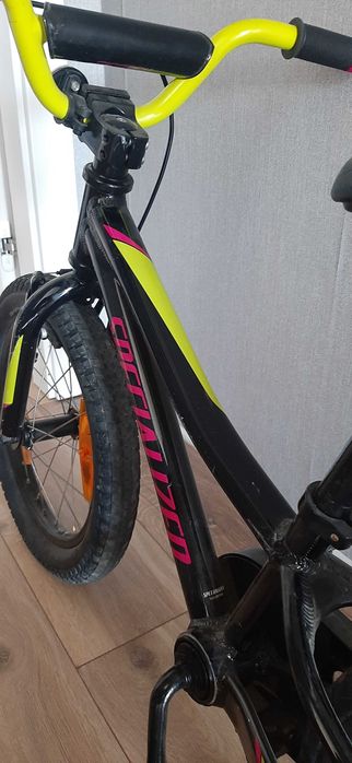 Rower SPECIALIZED z kółkami bocznymi do nauki jazdy - BARDZO LEKKI