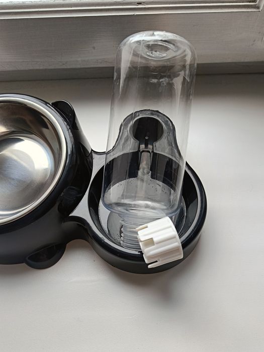 Кормушка с автоматическим диспенсером для воды