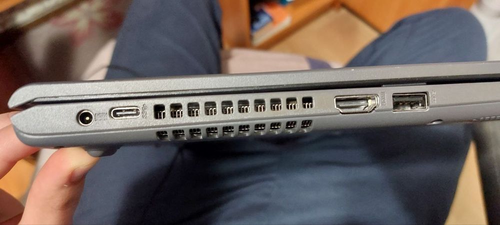 Сучасний ноутбук від ASUS: VivoBook