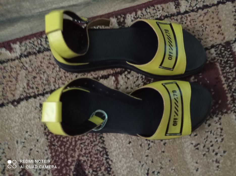 Босоножки Натуральная кожа, жёлтые