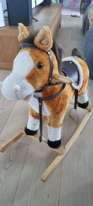 Koń bujany interaktywny