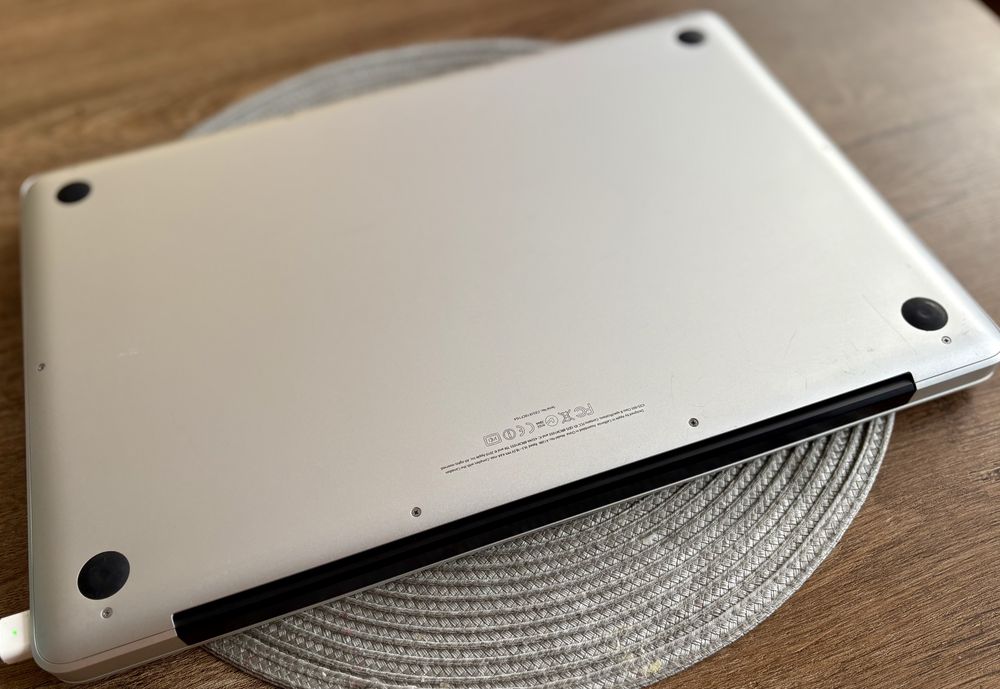 MacBook Pro 15" Mid 2012 | i7 | 16GB RAM | SSD 500GB | Sprawny