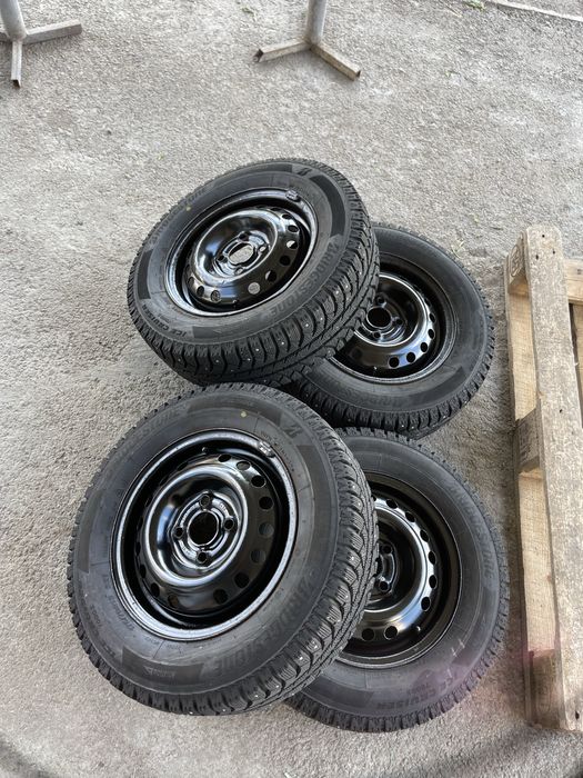 Продам комплек зимних колес на дисках 175/70/13