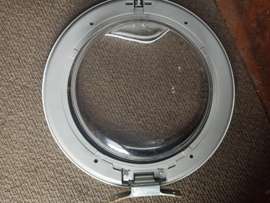 Дверь стиральной машины Indesit