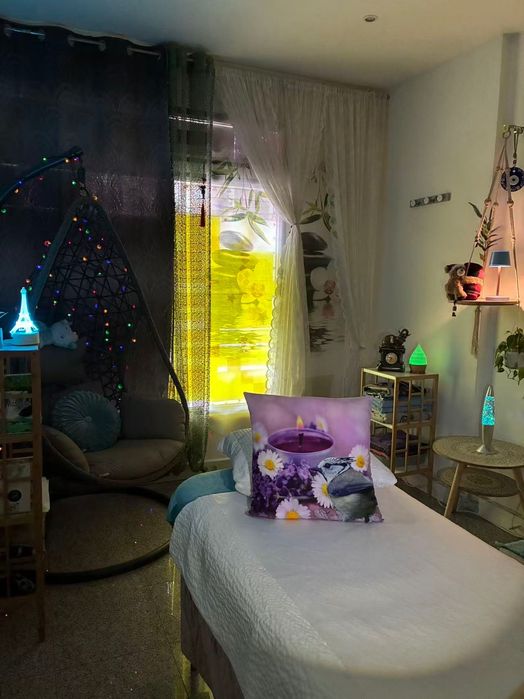 Massagista chinesa traz experiência de massagem americana