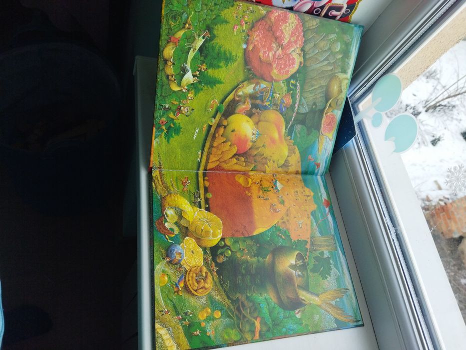 Продам книгу "Королевич і залізний вовк"