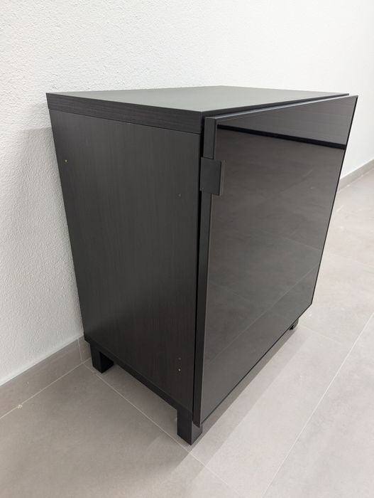 Garrafeira 24 garrafas