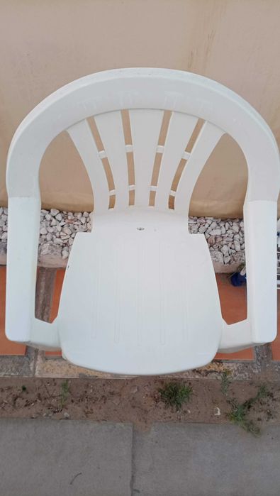 Cadeiras de PVC brancas (cadeiras de esplanada)