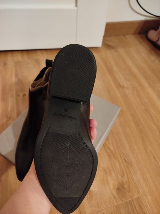 Sprzedam skórzane buty Vagabond r 36 nowe
