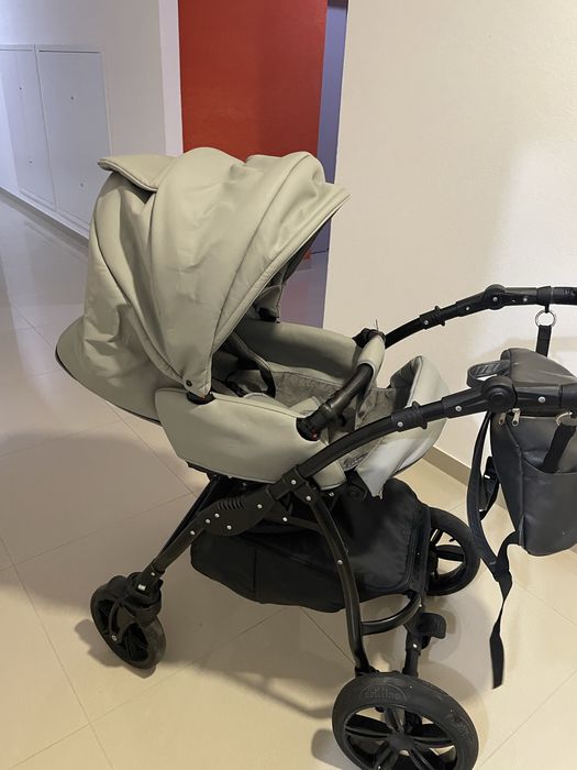 Срочно продам коляска 2в1
