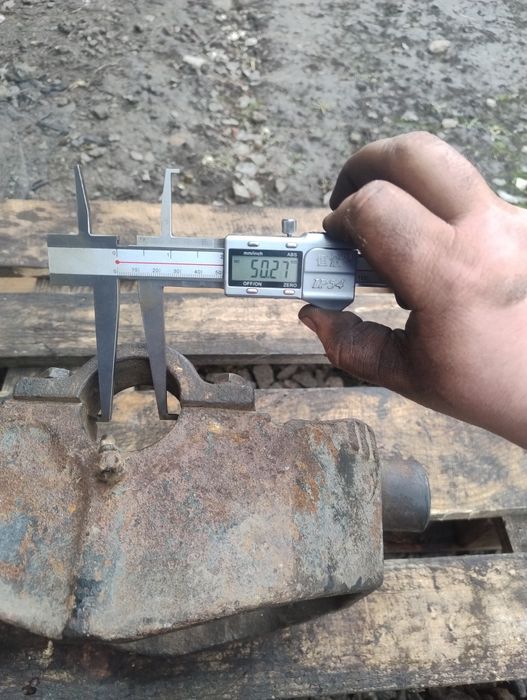 Колиска до гідроциліндра маз 5551