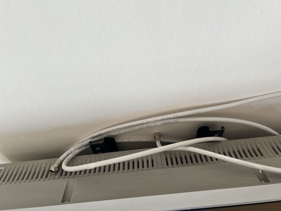 Телевізор Philips 26PF5321. Є кріплення.