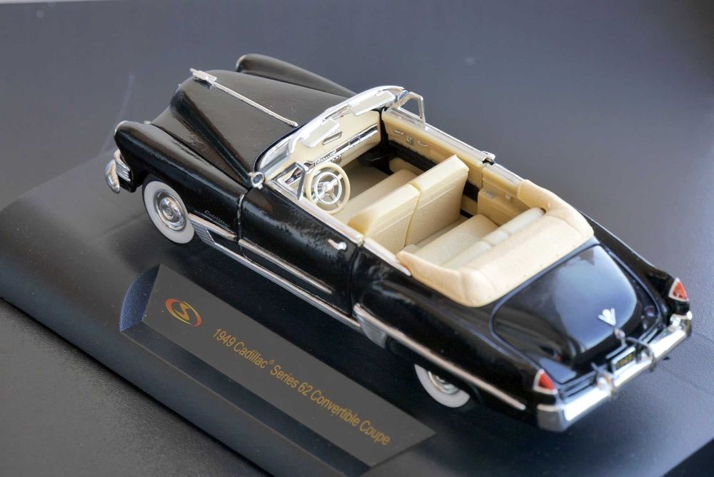 Модель Cadillac Series 62 (1949) 1:32 Signature models