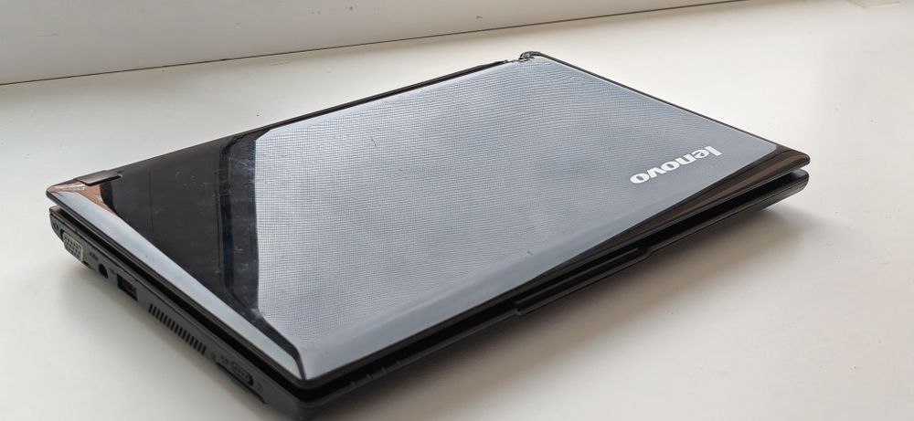 Lenovo IdeaPad S10-3 - 10.1" Netbook Computer