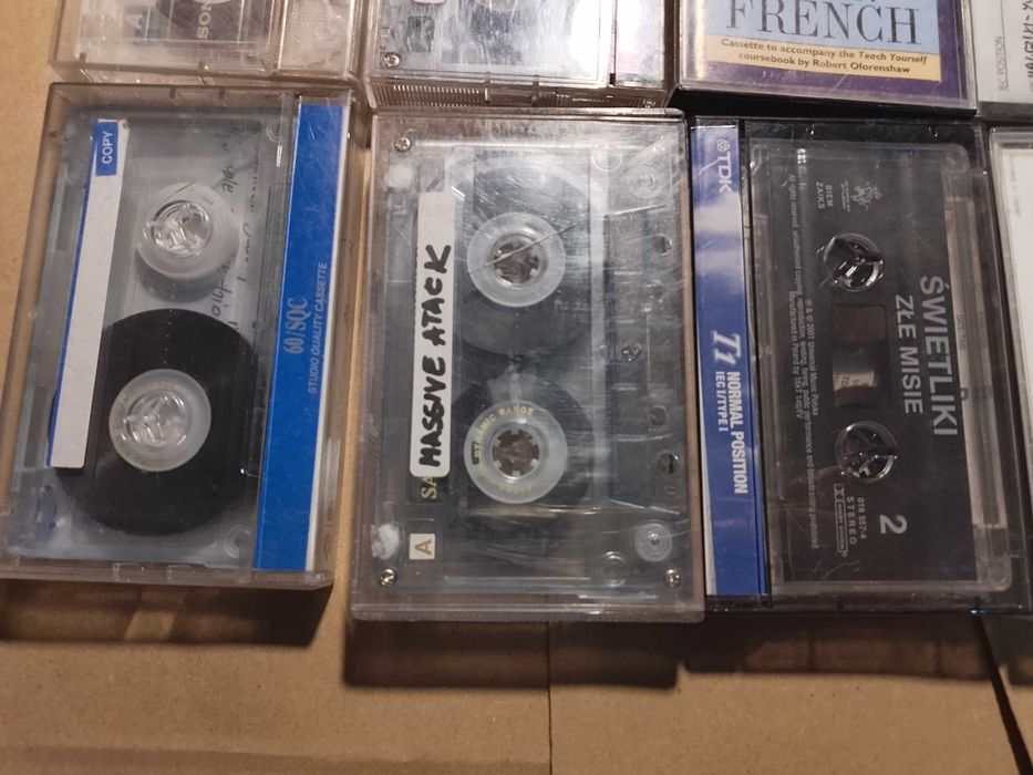 zestaw starych kaset magnetofonowych mix