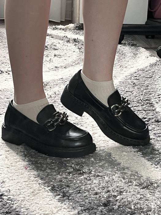 Туфлі або лофери на платформі із ланцюжком / цепочкой