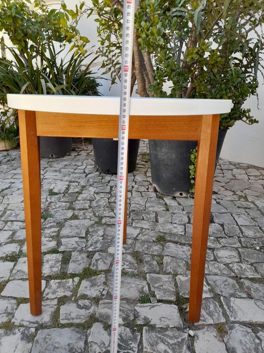 Mesa de apoio muito bom estado