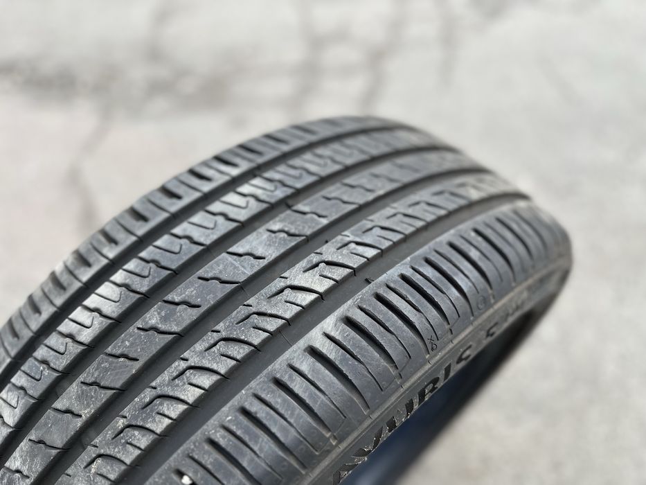 Продам майже нові літні шини Barum Bravuris 5HM 235/50 R19