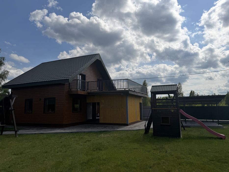 Новенький будинок біля озера Світязь в селі Пульмо