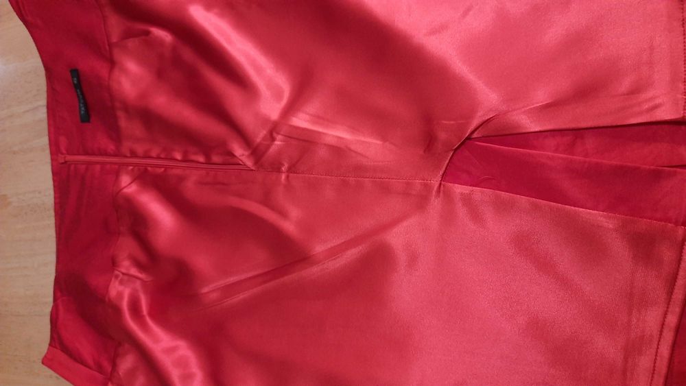 czerwona spódnica z podszewką