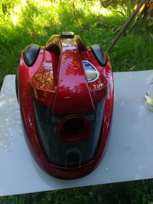 Продаю пылесос  " SATURN ST-VC7279 " 1600Вт