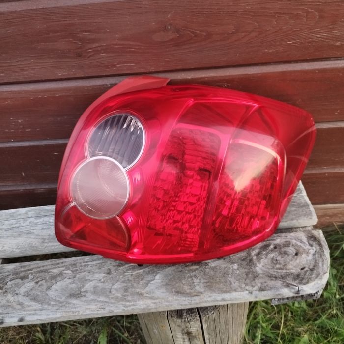 Lampa tylna prawa Toyota Auris Europa