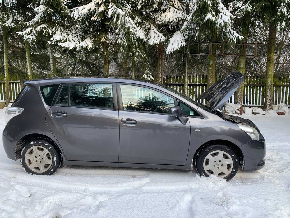 Toyota Verso 1.6 Benzyna --- Polski Salon --- Pewny Niski Przebieg!
