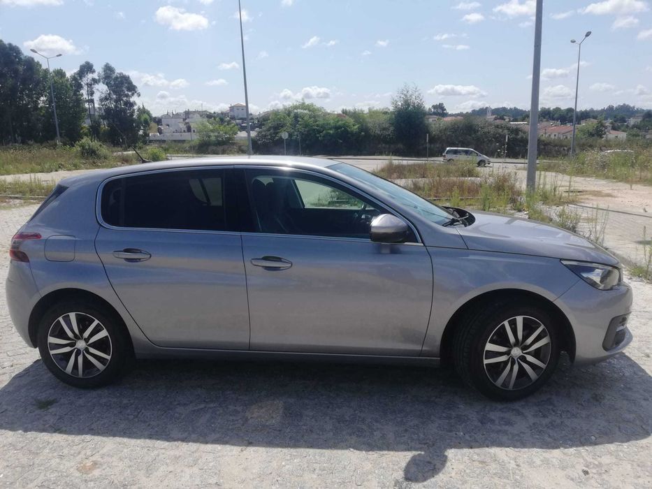 Peugeot 308 1.5 BlueHDi Allure (2018) – Full Extras