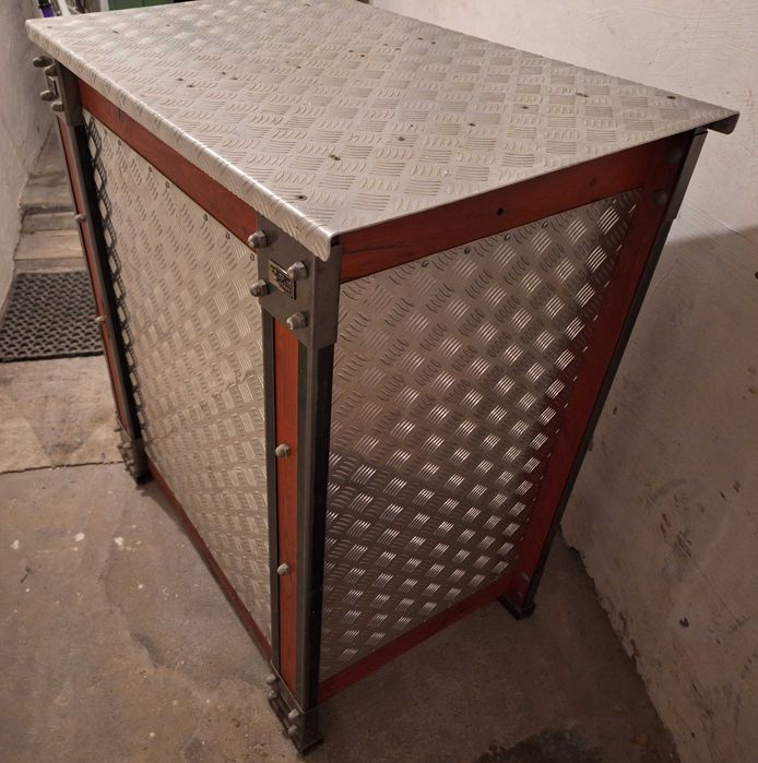 Lada sklepowa ze sklepu odzieżowego, dwie szuflady.