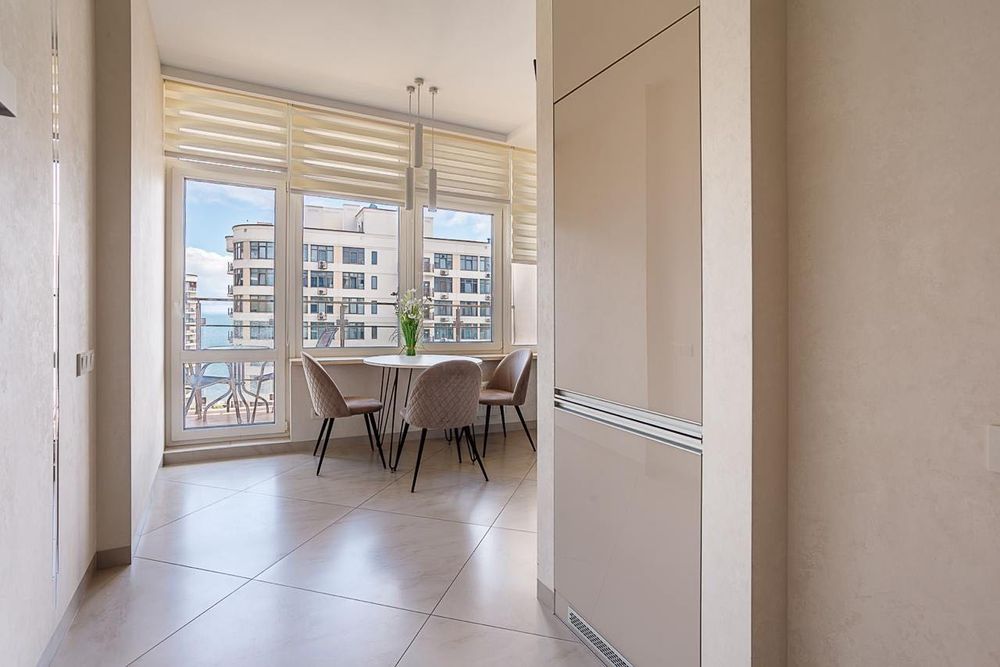 Посуточно Аркадия, Каманина, квартира с ТЕРРАСОЙ вид на море ПОДОБОВО