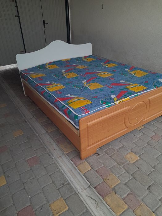 Ліжко двохспальне