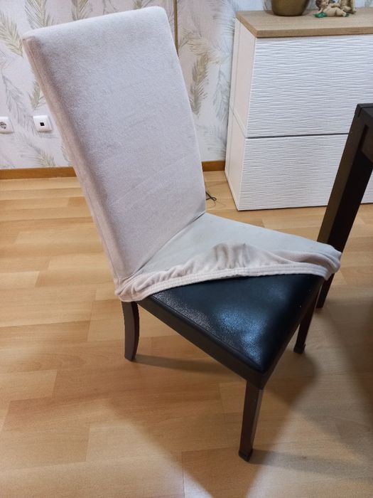 Mesa com 6 cadeiras