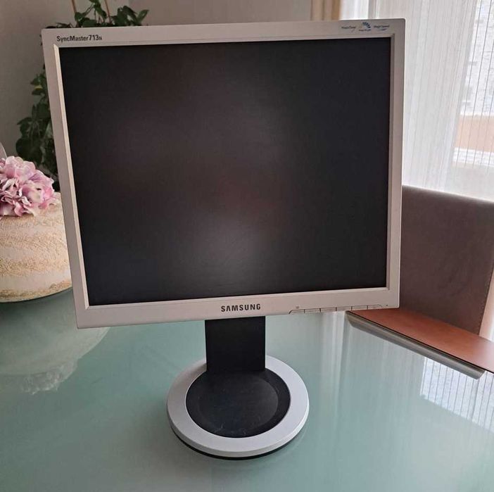 Monitor Samsung 713 NS