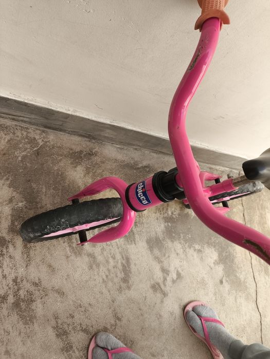 Bicicleta de equilíbrio menina