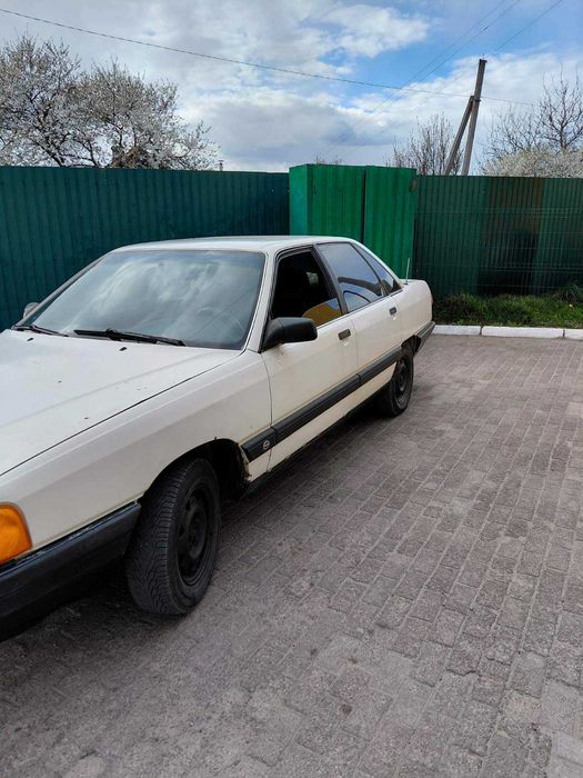 Продам ауді 100