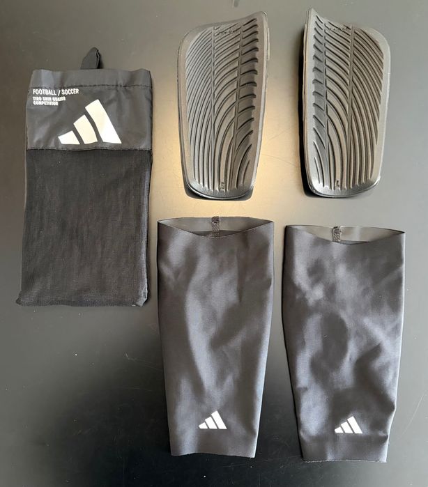 Ochraniacze piłkarskie Adidas Trio Competition