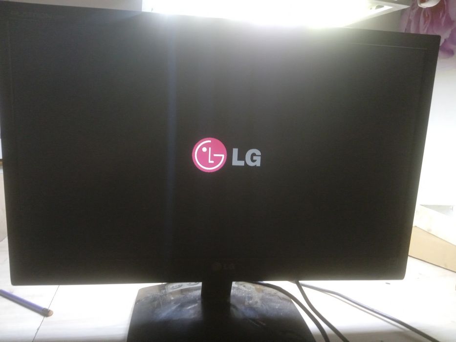 Монітор LG  Flatron Е2241