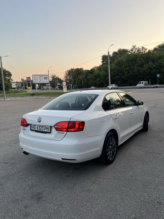 VW  Volkswagen Jetta 2.5 SE 2011