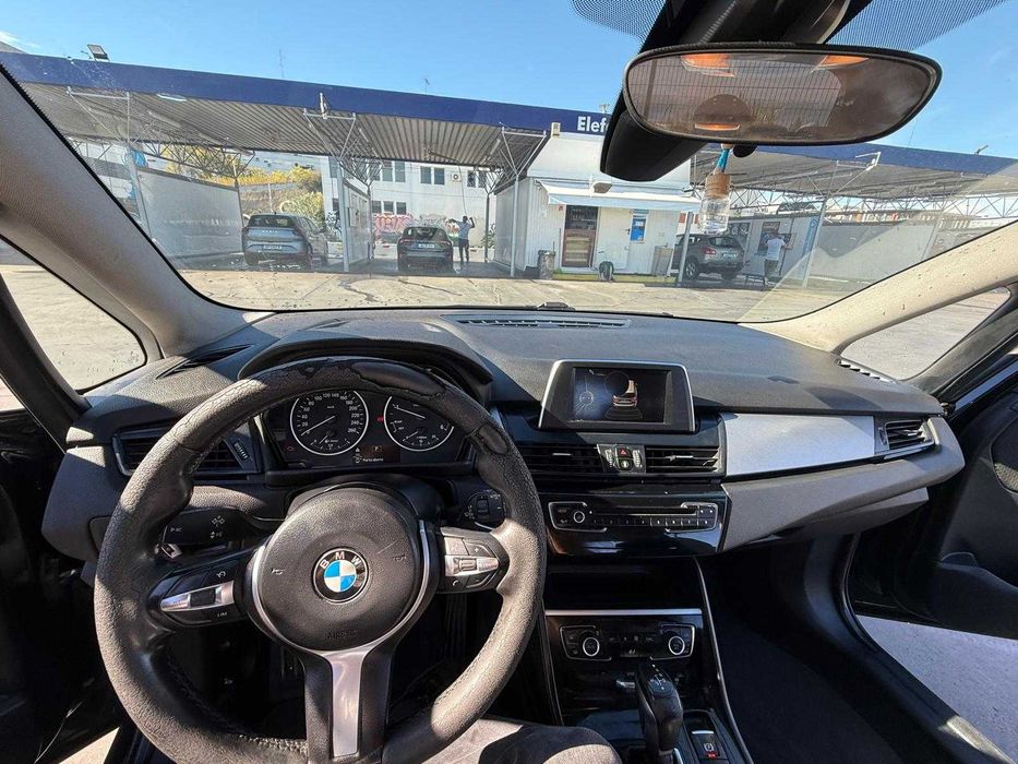 Monovolume bom estado