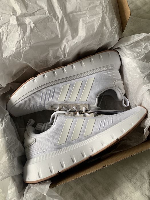 Zestaw damski: buty Adidas i maszynka Gillette