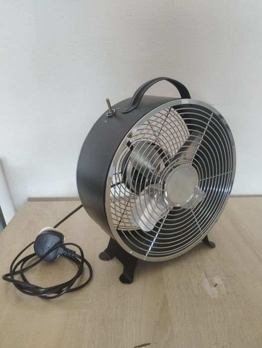 Ventilador design em metal