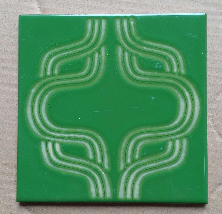 Płytki ścienne ceramiczne szkliwione 150 x 150 mm z lat 80 :)
