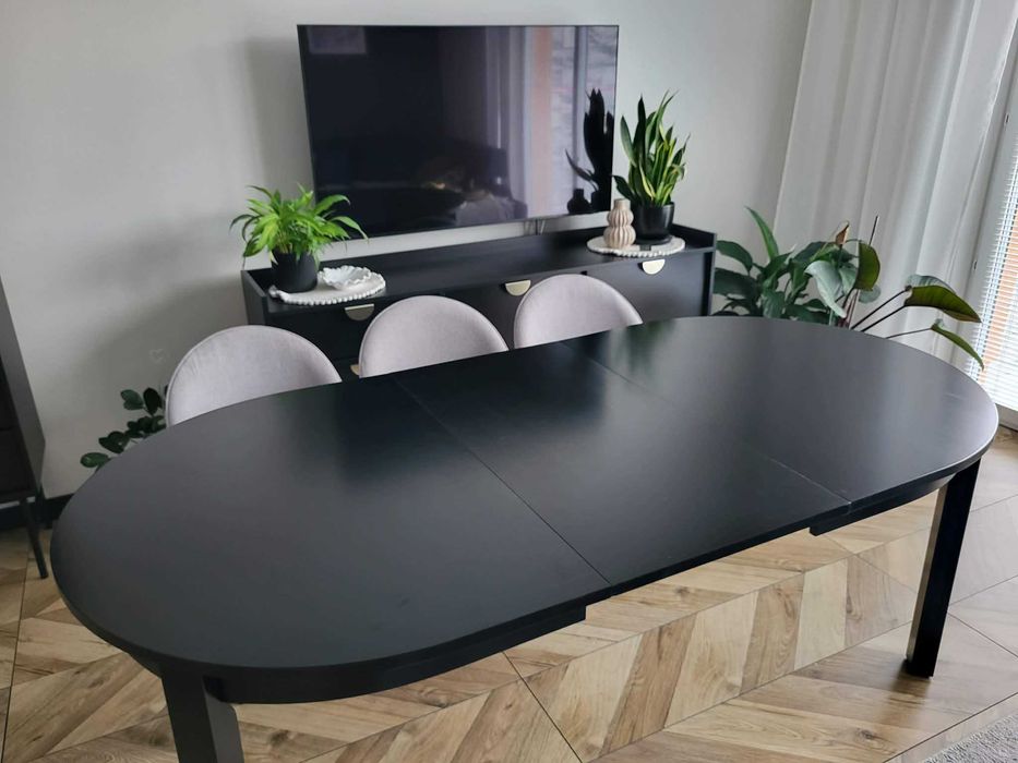 Stół drewniany. Długość 250 cm