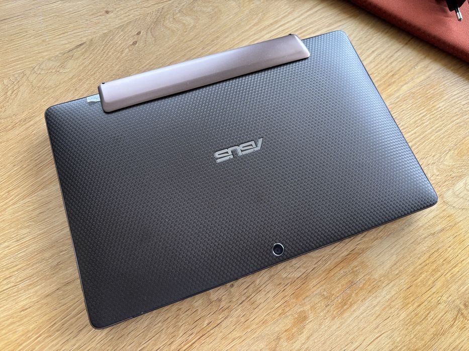Asus EeePad Android tablet laptop transformer