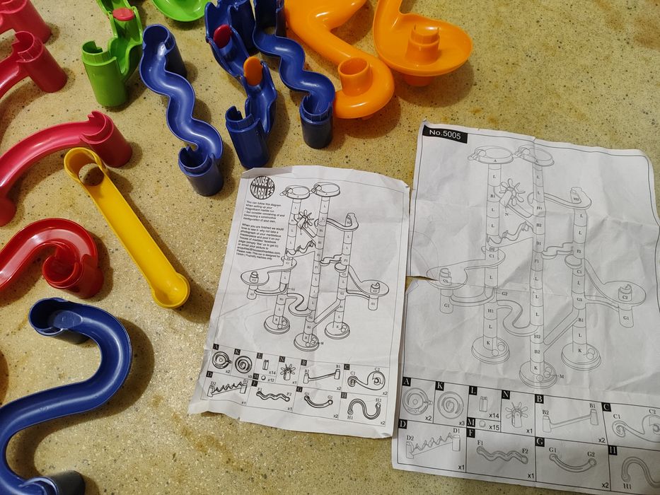 Детский конструктор башня