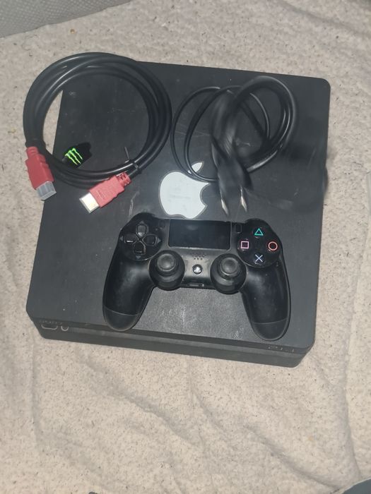 Ps4 slim 500gb mais 2 comandos