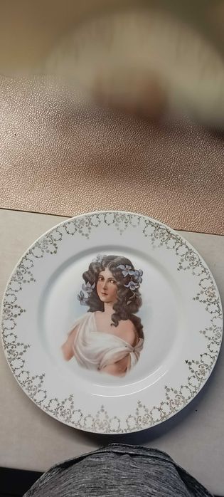 Talerz z Kobietą, przedwojenny.