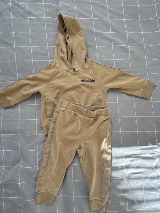 Костюм на хлопчика 80-86 volcom