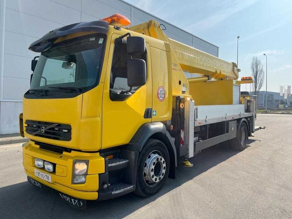 PODNOŚNIKI KOSZOWE Wynajem 23M 35M Zwyżki Wycinka Drzew