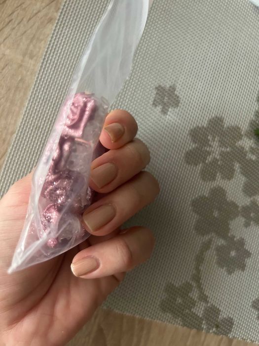 Różowe brokatowe spinki spineczki żabki zestaw 10 sztuk